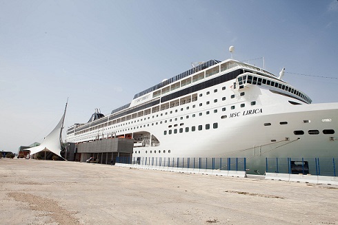 El MSC LÍRICA en el puerto de Alicante