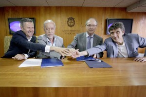 Grau, Valor, Ferrer y Marhuenda en la firma del convenio