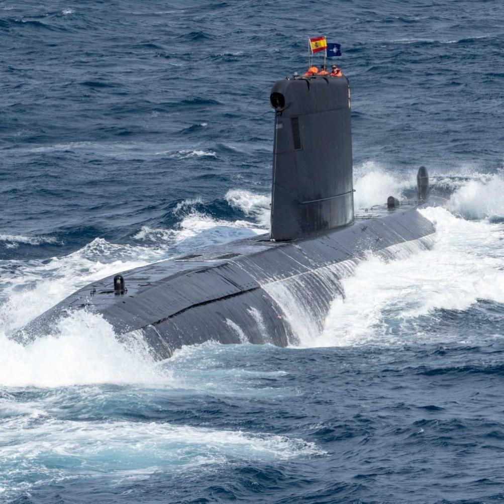 Atraca en Alicante el submarino de la Armada S-71 «Galerna»